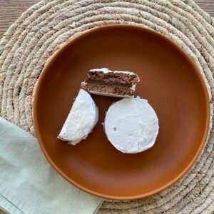 Alfajor marplatense emplatado